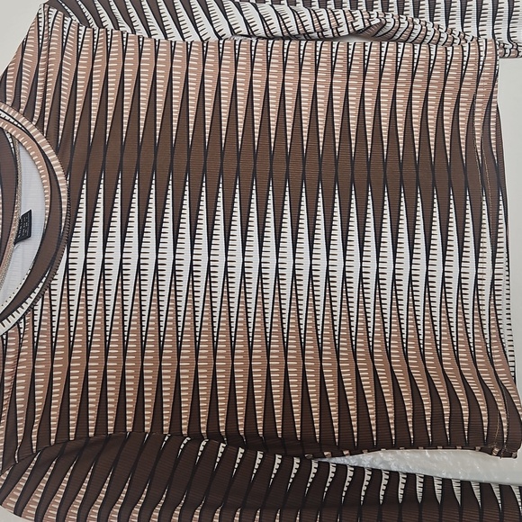 SHEIN Brown and Cream Patterned Long Sleeve Top - Picture 5 of 5